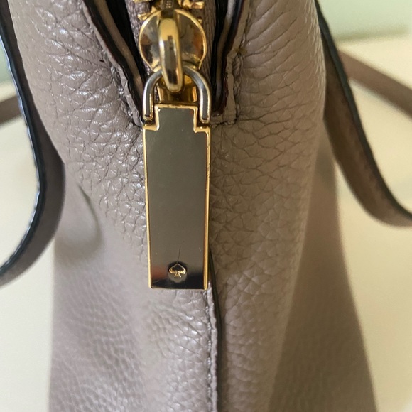 Kate Spade Handbag in Tan/Natural Gray Pebbled Leather - Picture 12 of 13